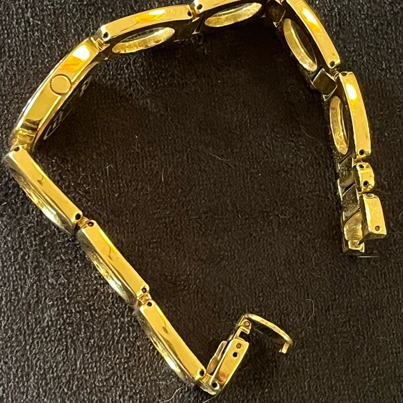 Ladies gold plated Movado Watch. Has new battery - Picture 3 of 6